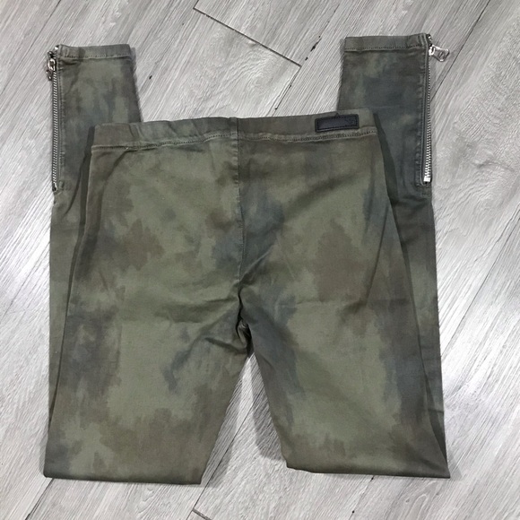 Joes “The Leggings” Camo Jeans with Ankle Zippers - Picture 6 of 7